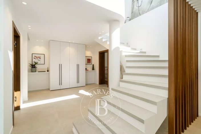 Image No.7-4 Bed House for sale