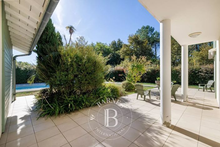Image No.18-7 Bed House for sale