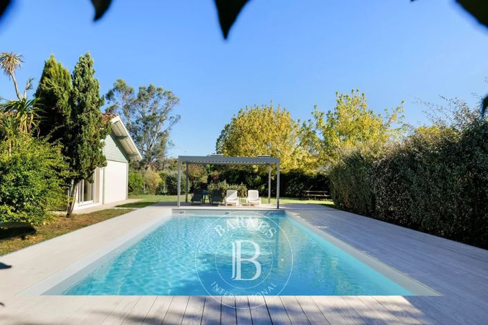 Image No.19-7 Bed House for sale