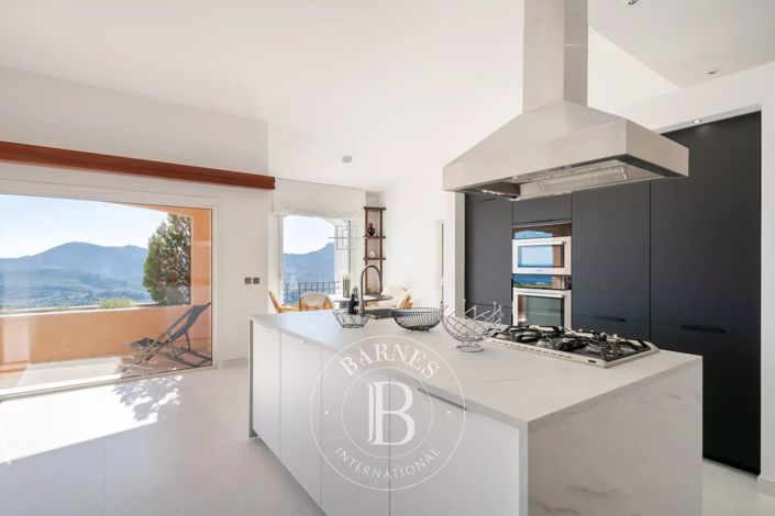 Image No.5-4 Bed House for sale