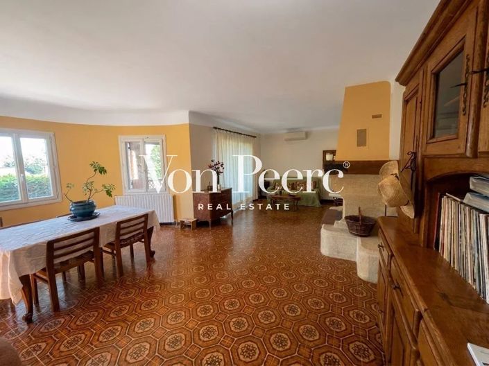 Image No.2-5 Bed House for sale