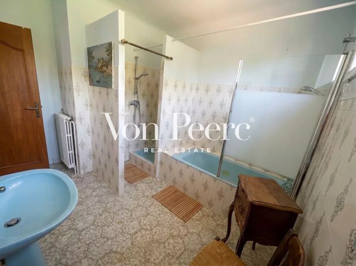 Image No.5-5 Bed House for sale