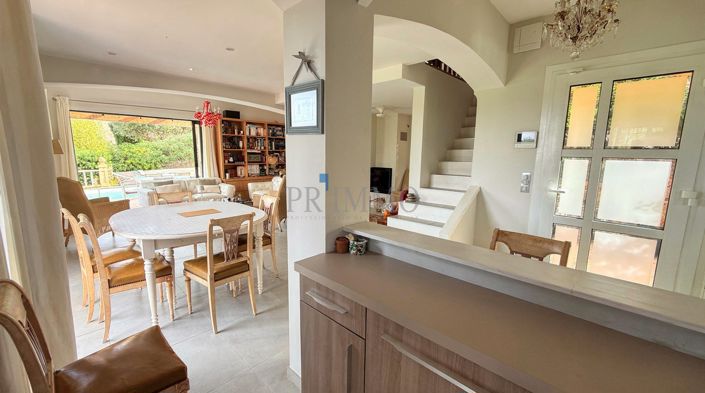 Image No.11-3 Bed House for sale