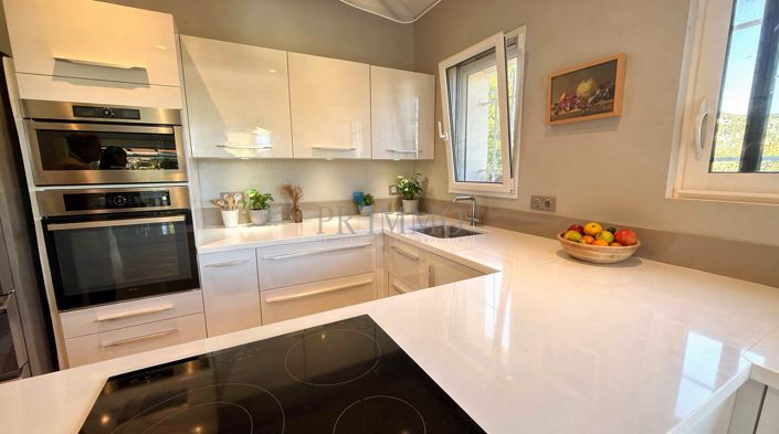 Image No.12-3 Bed House for sale