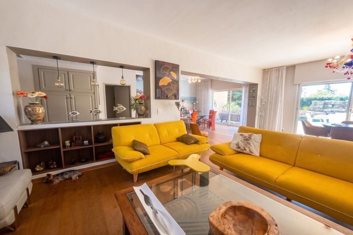 Image No.10-5 Bed House for sale