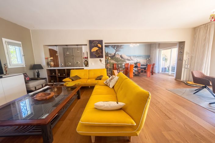 Image No.11-5 Bed House for sale