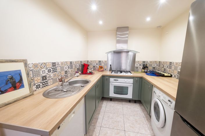 Image No.18-5 Bed House for sale