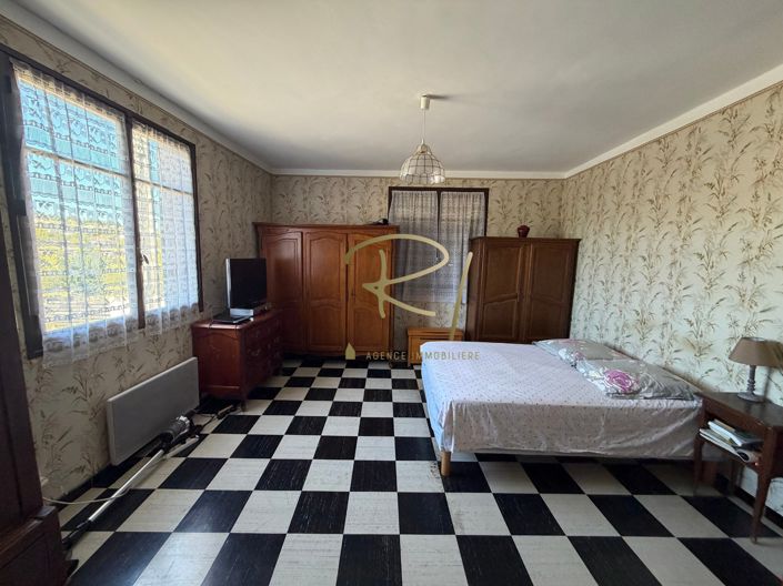 Image No.8-2 Bed House for sale