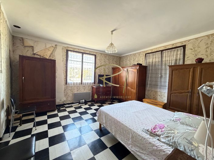 Image No.9-2 Bed House for sale