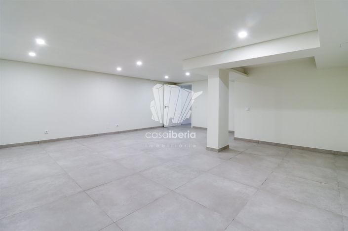 Image No.14-4 Bed House for sale
