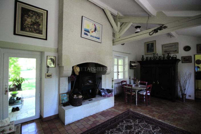 Image No.11-10 Bed Property for sale