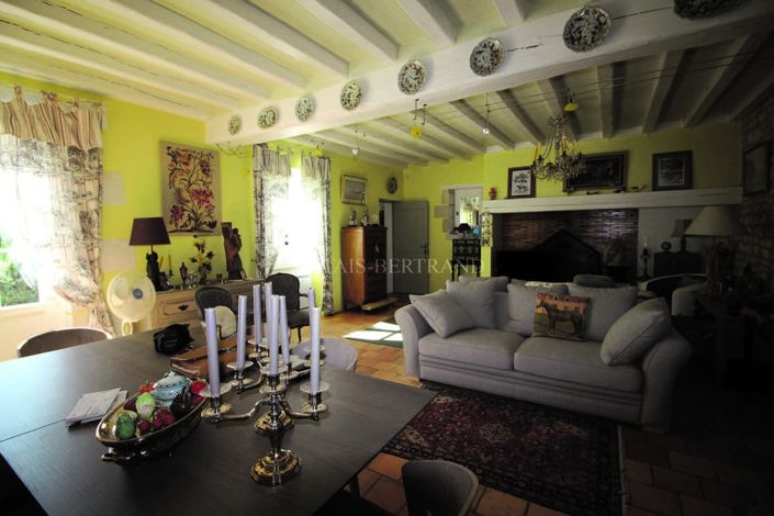 Image No.12-10 Bed Property for sale