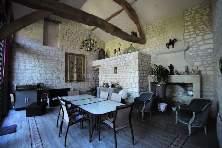 Image No.15-10 Bed Property for sale