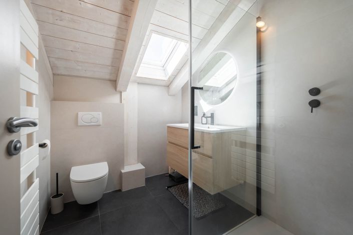 Image No.19-5 Bed House for sale