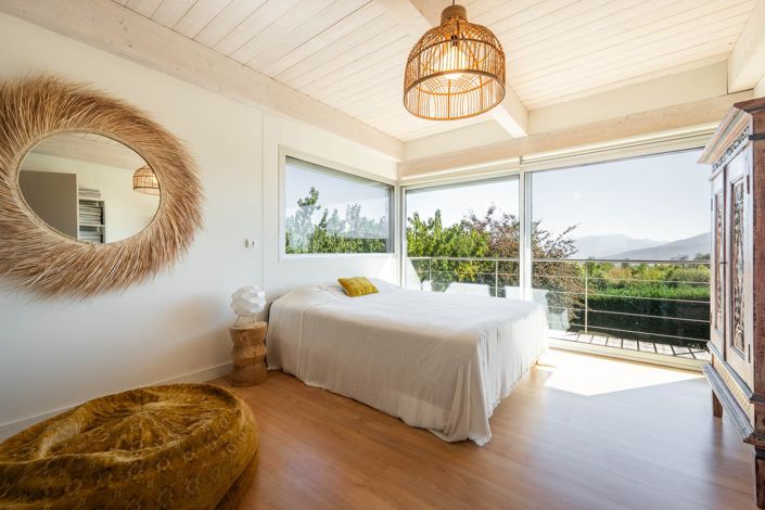 Image No.20-5 Bed House for sale