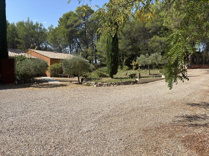 Image No.2-6 Bed House for sale