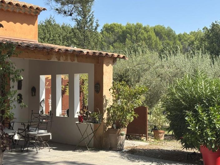 Image No.6-6 Bed House for sale