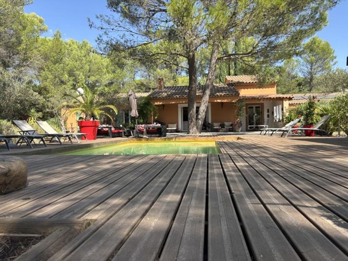 Image No.8-6 Bed House for sale