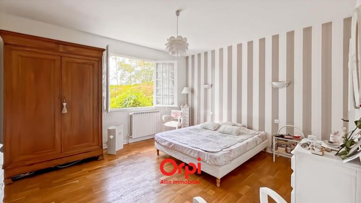 Image No.13-6 Bed House for sale