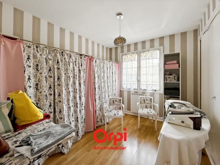 Image No.14-6 Bed House for sale