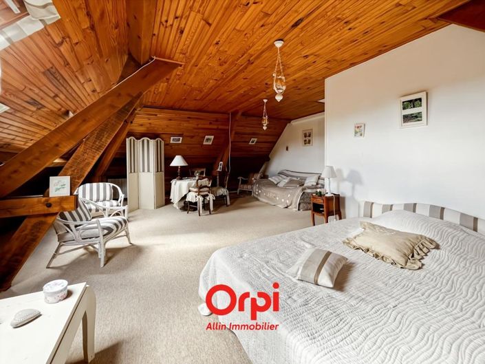 Image No.19-6 Bed House for sale