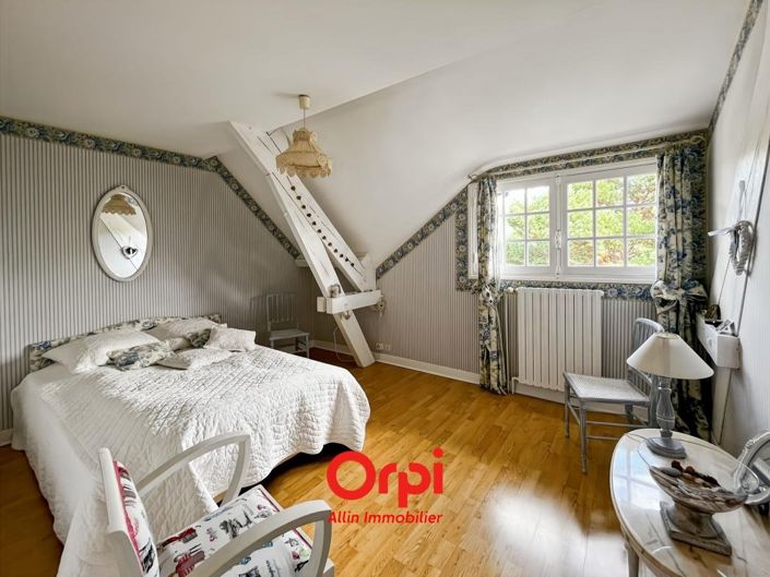 Image No.20-6 Bed House for sale
