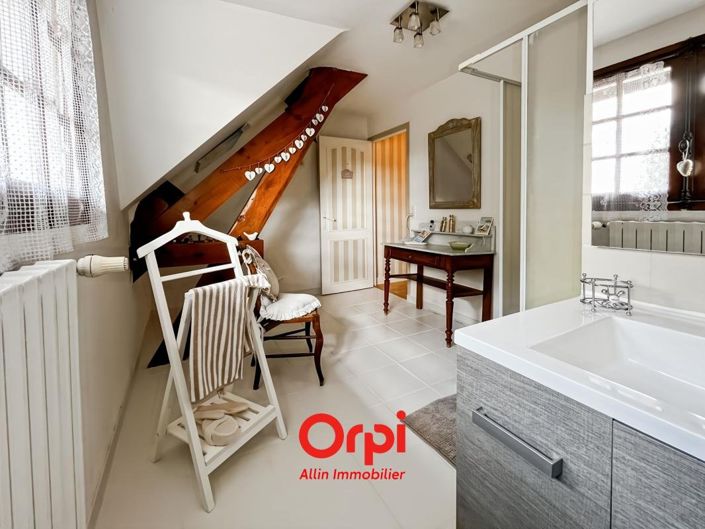 Image No.21-6 Bed House for sale