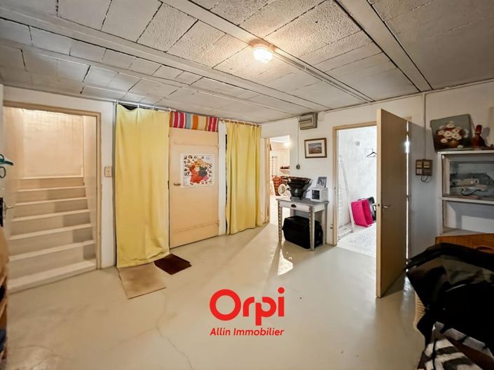 Image No.22-6 Bed House for sale