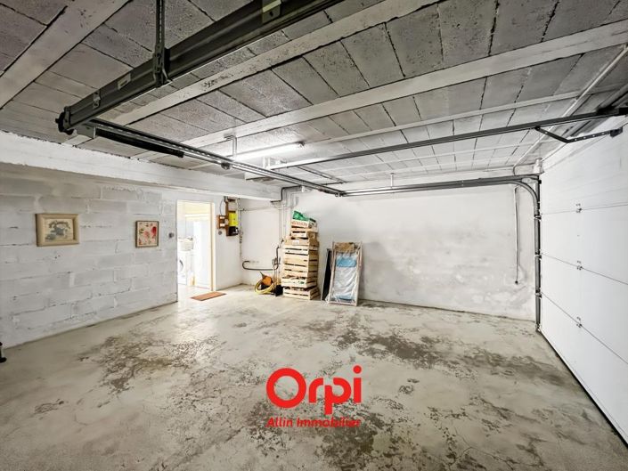 Image No.26-6 Bed House for sale