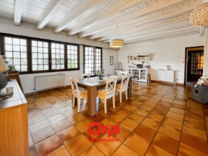 Image No.9-6 Bed House for sale