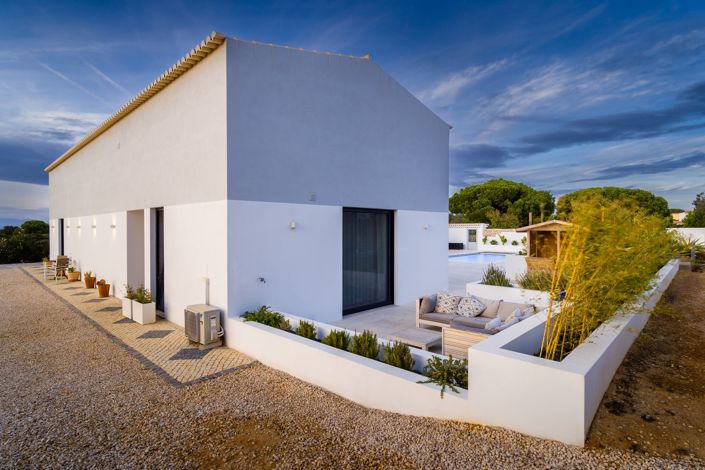 Image No.10-4 Bed House for sale
