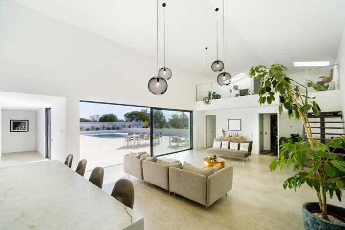 Image No.12-4 Bed House for sale