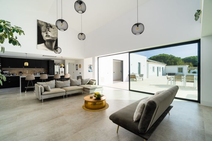 Image No.3-4 Bed House for sale