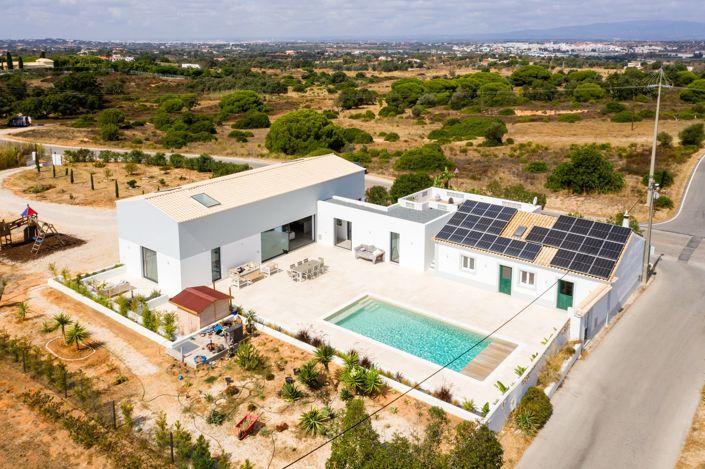 Image No.30-4 Bed House for sale