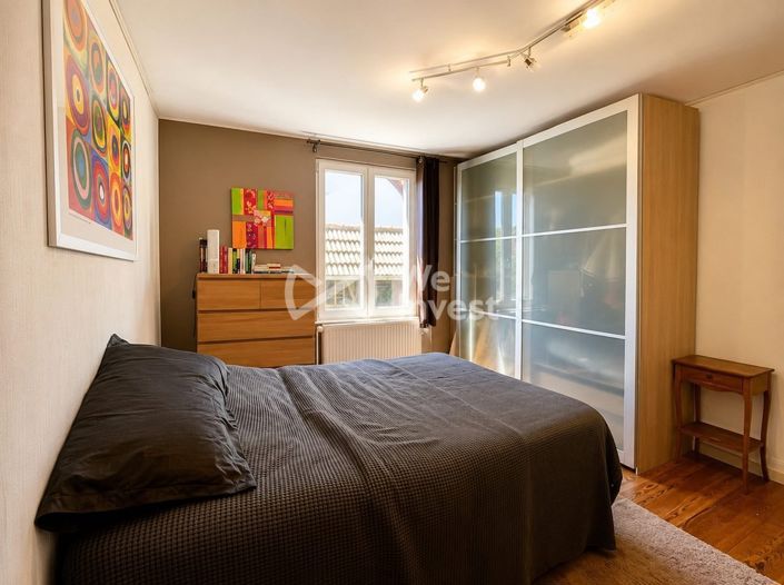 Image No.10-3 Bed House for sale
