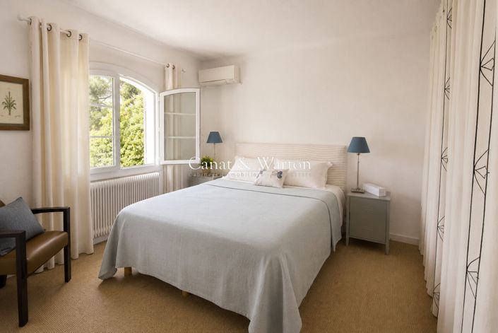 Image No.5-5 Bed House for sale
