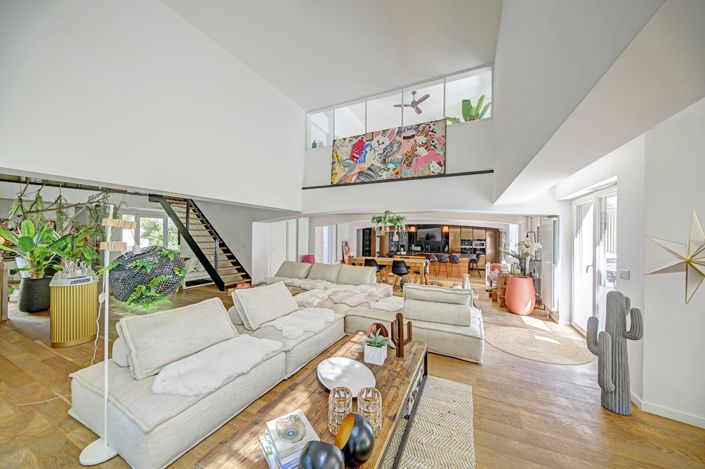 Image No.6-5 Bed House for sale