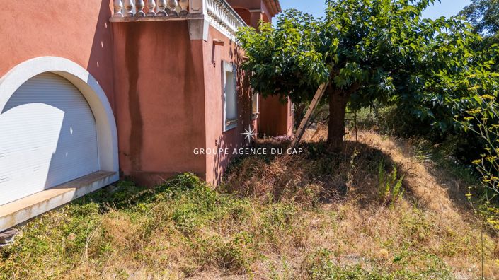Image No.16-4 Bed House for sale