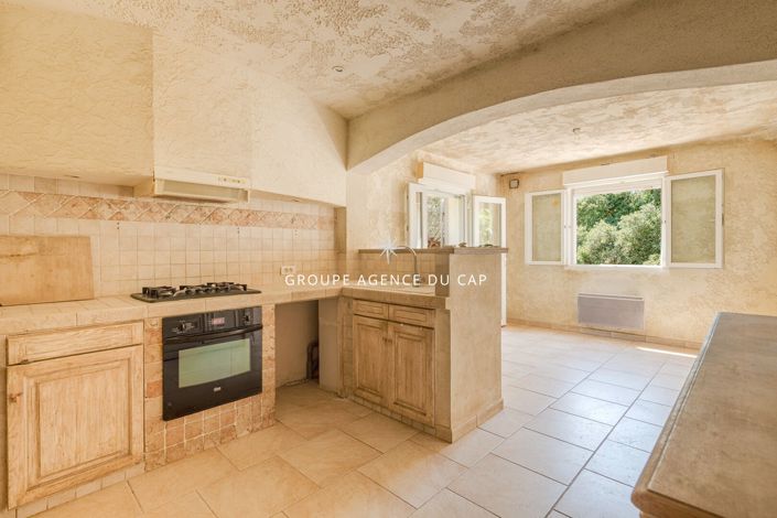 Image No.9-4 Bed House for sale