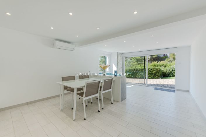 Image No.14-5 Bed House for sale
