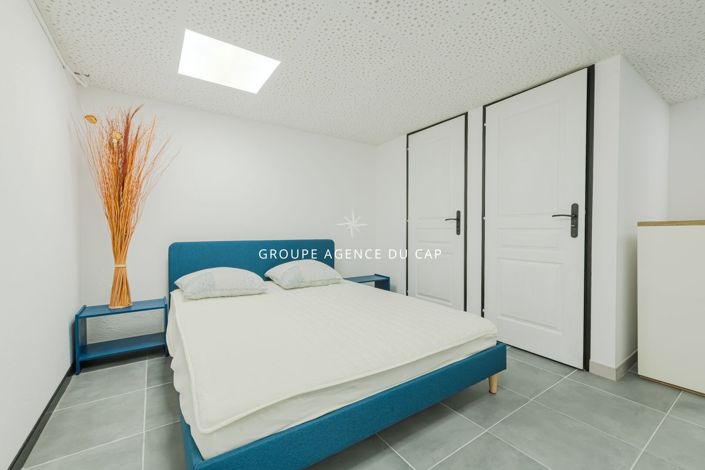 Image No.15-5 Bed House for sale