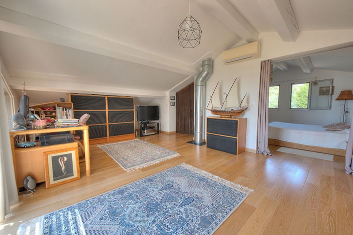 Image No.6-3 Bed House for sale