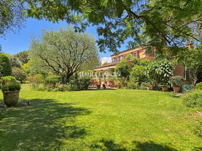 Image No.5-10 Bed House for sale