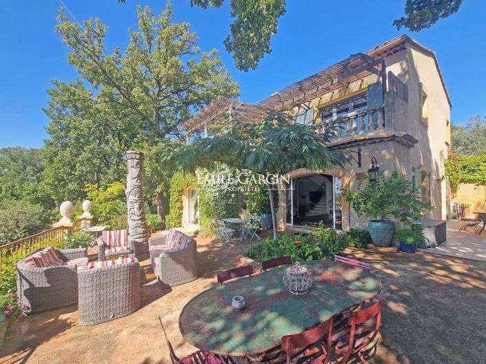Image No.8-5 Bed House for sale