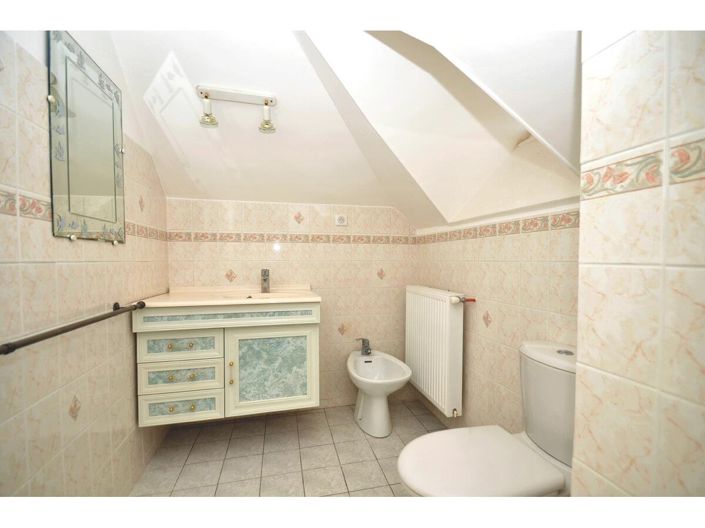 Image No.12-4 Bed House for sale