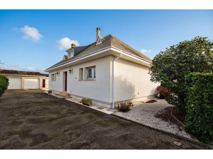 Image No.2-4 Bed House for sale