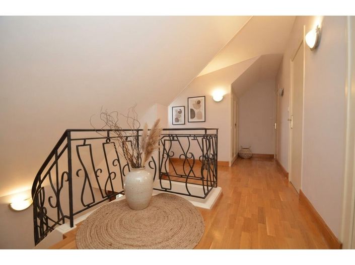 Image No.9-4 Bed House for sale