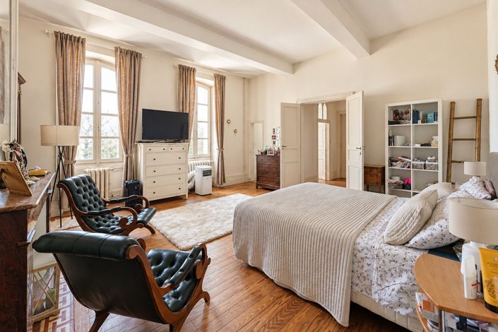 Image No.16-5 Bed House for sale