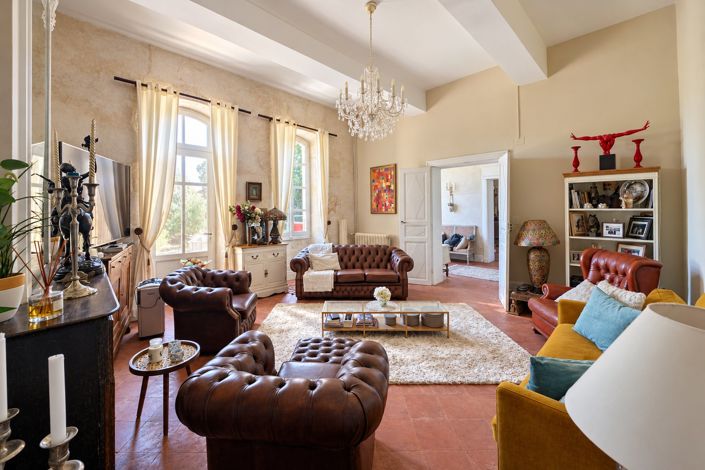 Image No.6-5 Bed House for sale