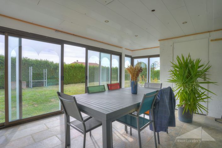 Image No.10-2 Bed House for sale
